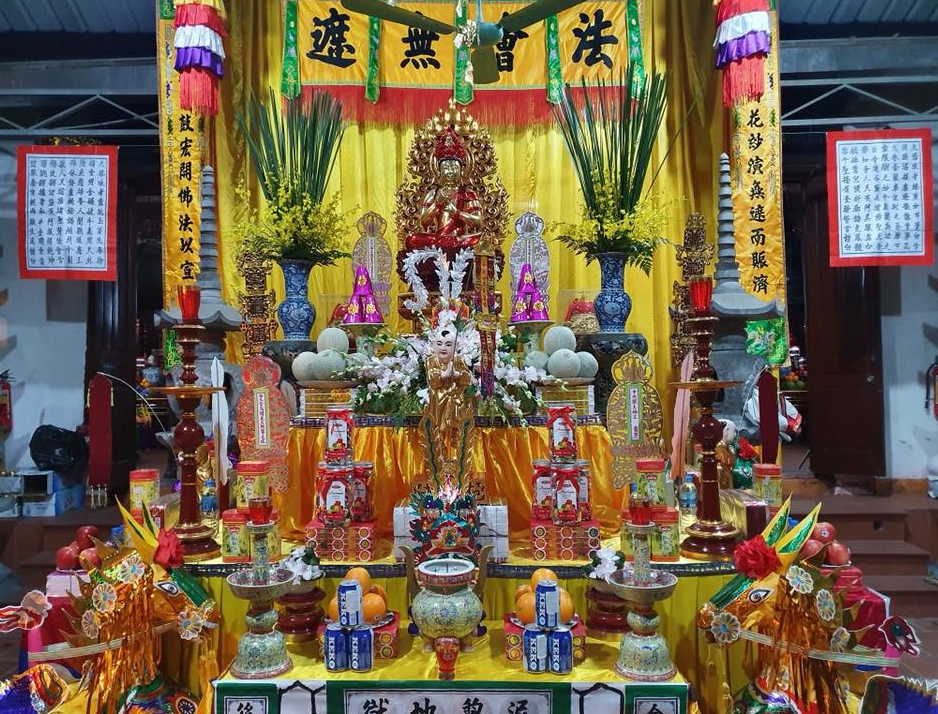 bàn thờ phả độ gia tiên